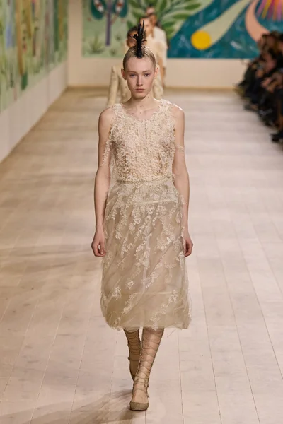 Look 22